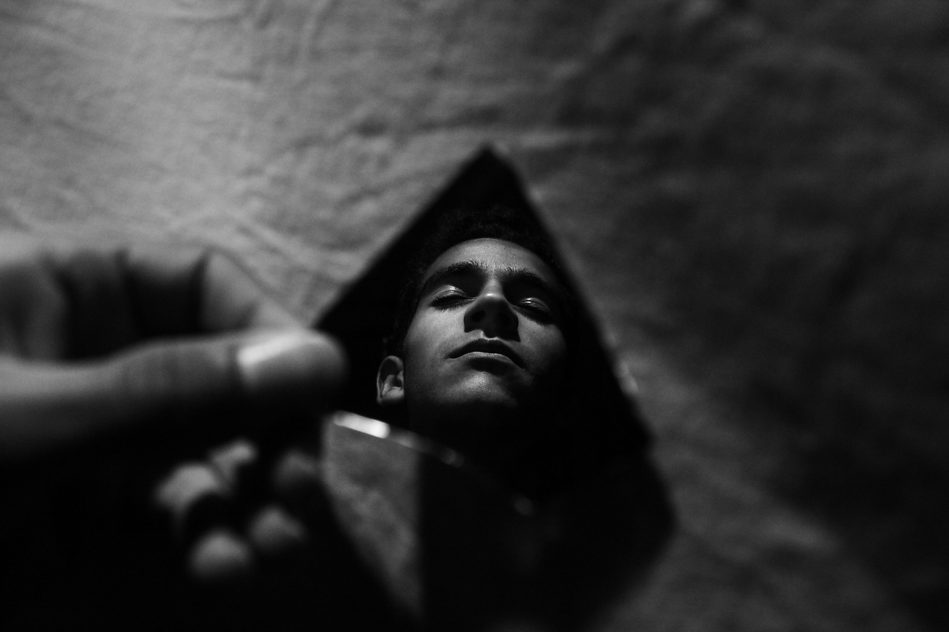 ESPELHO MEU, ESPELHO MEU!… Diz-me professor que aluno sou eu!… Aumentar a autoestima, a segurança e o bem-estar na sala de aula